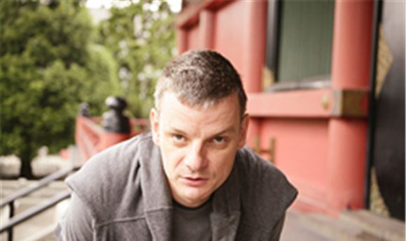 Director Gondry brings VFX skills to AWhiteLabelProduct