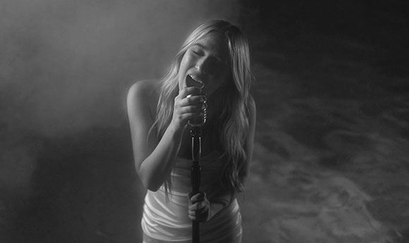 Music Video: Chloe Wedge — <I>Fallin</i>